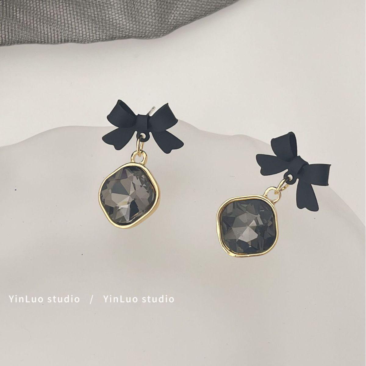 «Серьги-иглы Майяра 925»: Янтарный жемчуг в стиле ретро для осени/зимы
«Серьги-иглы Майяра 925»: Янтарный жемчуг в стиле ретро для осени/зимы