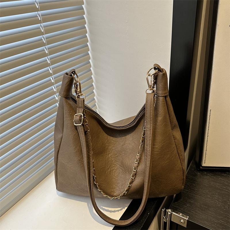 Spring retro Maillard premium sense bag women s 2025 new shoulder bag large capacity commuter messenger bucket bag
Spring retro Maillard premium sense bag women s 2025 new shoulder bag large capacity commuter messenger bucket bag