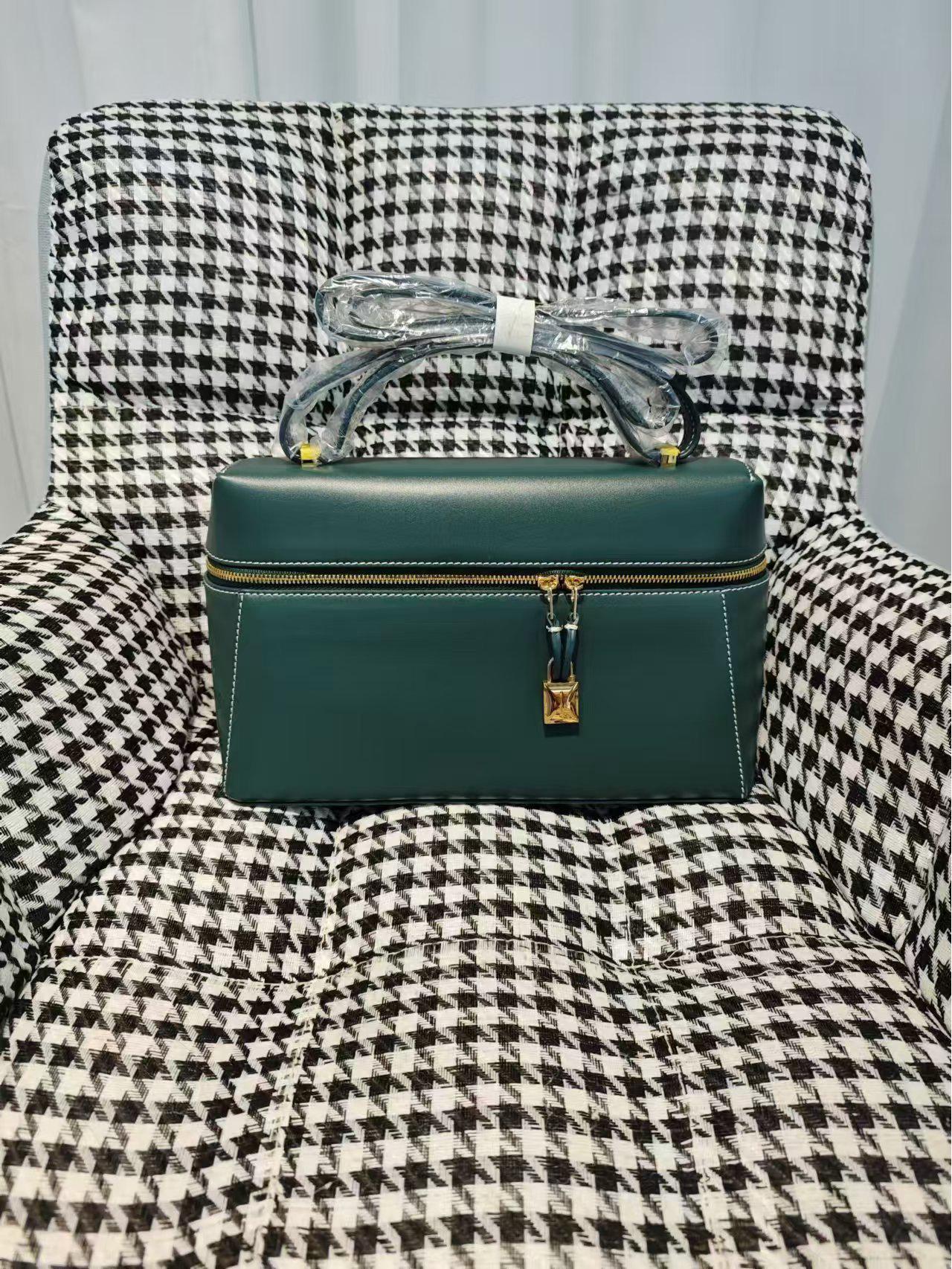 LP19/27 Универсальная сумка для обеда через плечо из натуральной кожи для женщин - Осень/Зима
LP19/27 Универсальная сумка для обеда через плечо из натуральной кожи для женщин - Осень/Зима