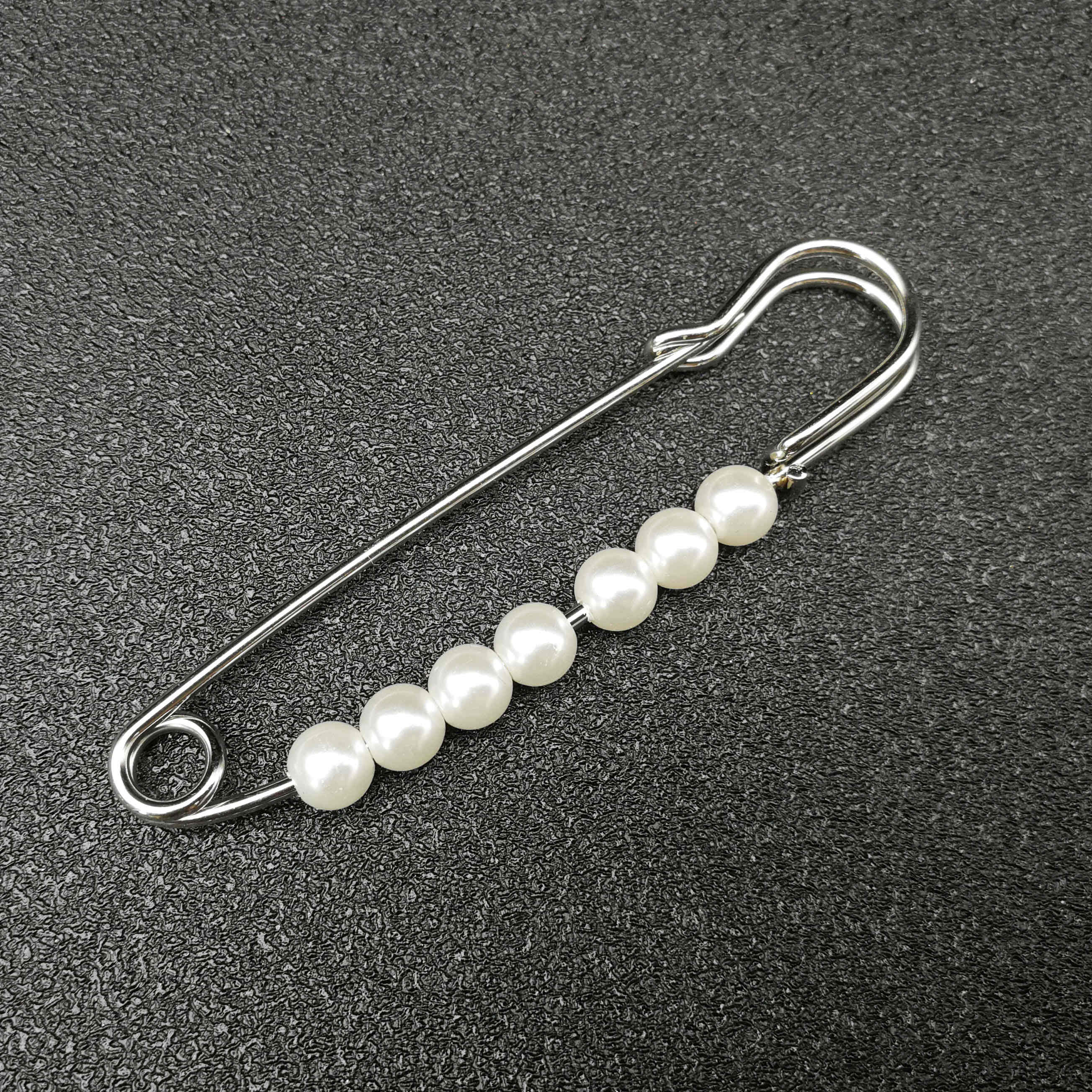 Korean Simple Simulated Pearl Brooches for Women Accessories Big Beads Safety Piercing Cardigan Scarf Pins Clips Costume Jewelry срібний
Korean Simple Simulated Pearl Brooches for Women Accessories Big Beads Safety Piercing Cardigan Scarf Pins Clips Costume Jewelry срібний