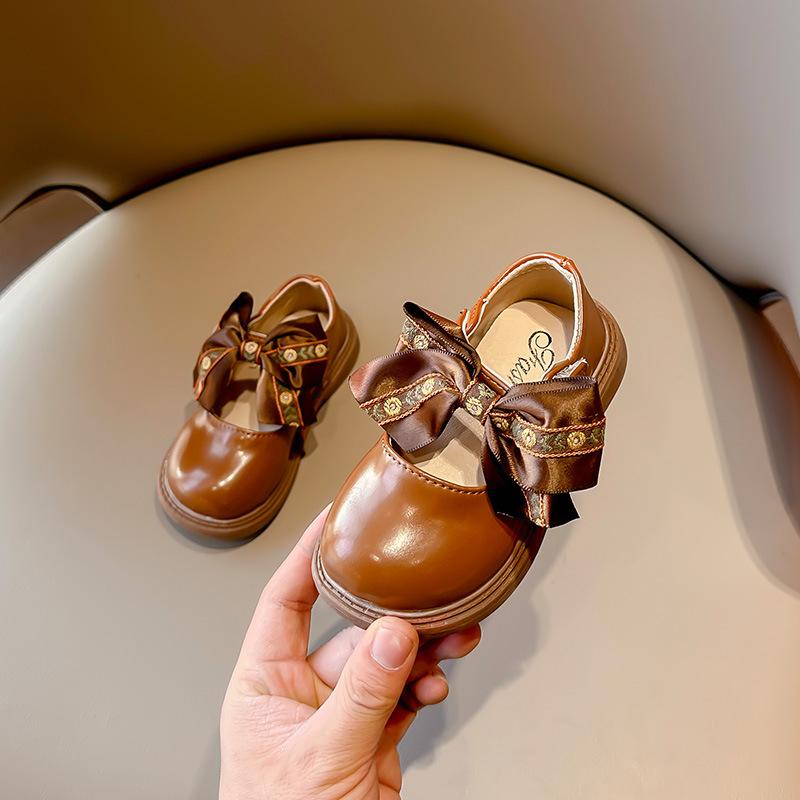 2024 Весна Осень Детская обувь Модная обувь для девочек Нескользящая кожаная обувь Дизайнерская обувь для вечеринок Мягкая подошва Детская повседневная обувь 25insole15.5cm коричневый
2024 Весна Осень Детская обувь Модная обувь для девочек Нескользящая кожаная обувь Дизайнерская обувь для вечеринок Мягкая подошва Детская повседневная обувь 25insole15.5cm коричневый