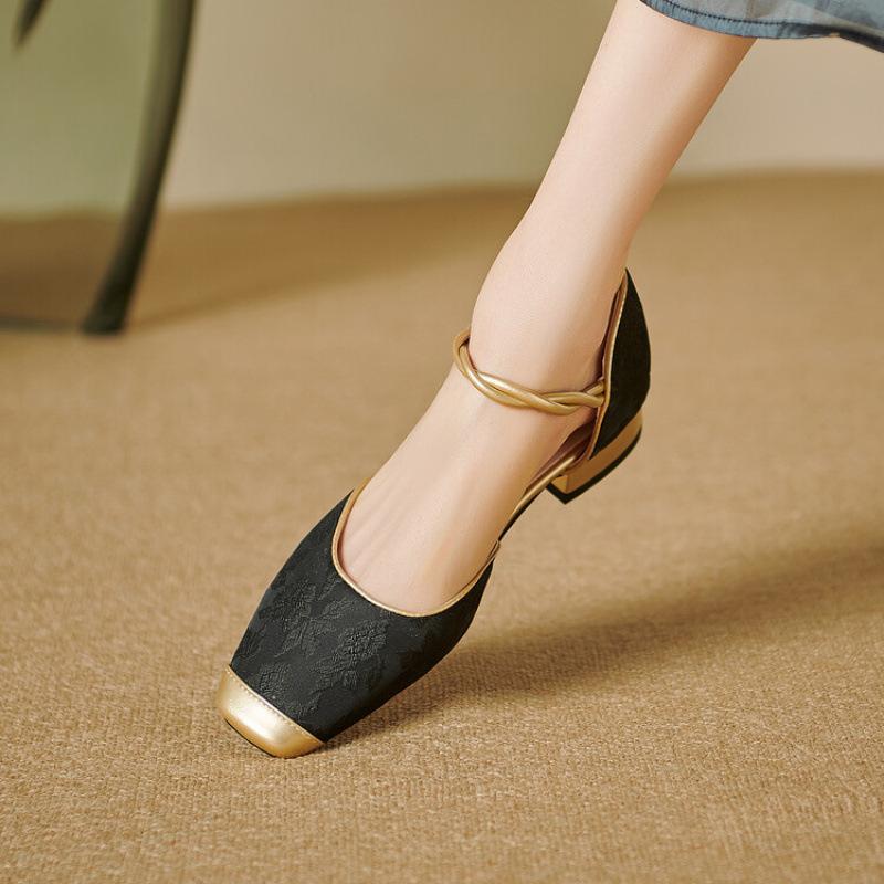 New women s flat-soled sandals color matching women s hollow sandals women s rubber soft-soled Korean version of large-size shoes summer buckle 39 чёрный
New women s flat-soled sandals color matching women s hollow sandals women s rubber soft-soled Korean version of large-size shoes summer buckle 39 чёрный