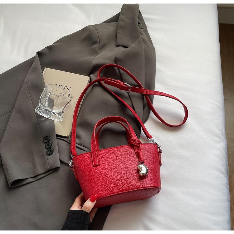 Niche portable vegetable basket bag women s 2025 new summer fashion small tote bag simple shoulder messenger bag бордовый
Niche portable vegetable basket bag women s 2025 new summer fashion small tote bag simple shoulder messenger bag бордовый