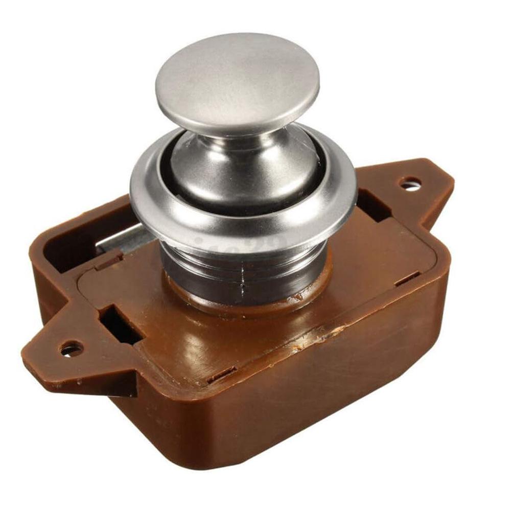 Большой настенный шкаф для автодома с кнопочным замком и скрытой ручкой
Большой настенный шкаф для автодома с кнопочным замком и скрытой ручкой