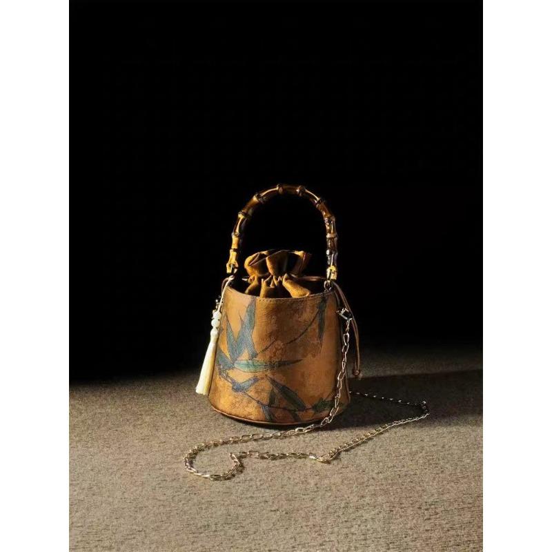 New Chinese-style bamboo bucket bag, new retro national style tassel with cheongsam portable single shoulder messenger women s bag
New Chinese-style bamboo bucket bag, new retro national style tassel with cheongsam portable single shoulder messenger women s bag