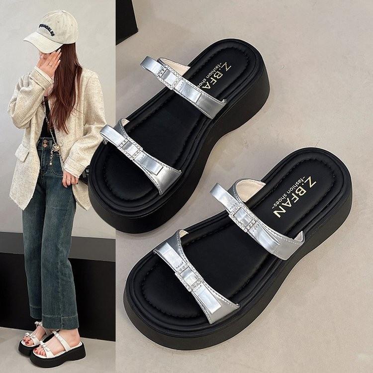 Тапочки на высокой платформе с французским бантом, женская летняя одежда 2025 года, новые красивые односложные тапочки с юбкой 35 серебряный
Тапочки на высокой платформе с французским бантом, женская летняя одежда 2025 года, новые красивые односложные тапочки с юбкой 35 серебряный