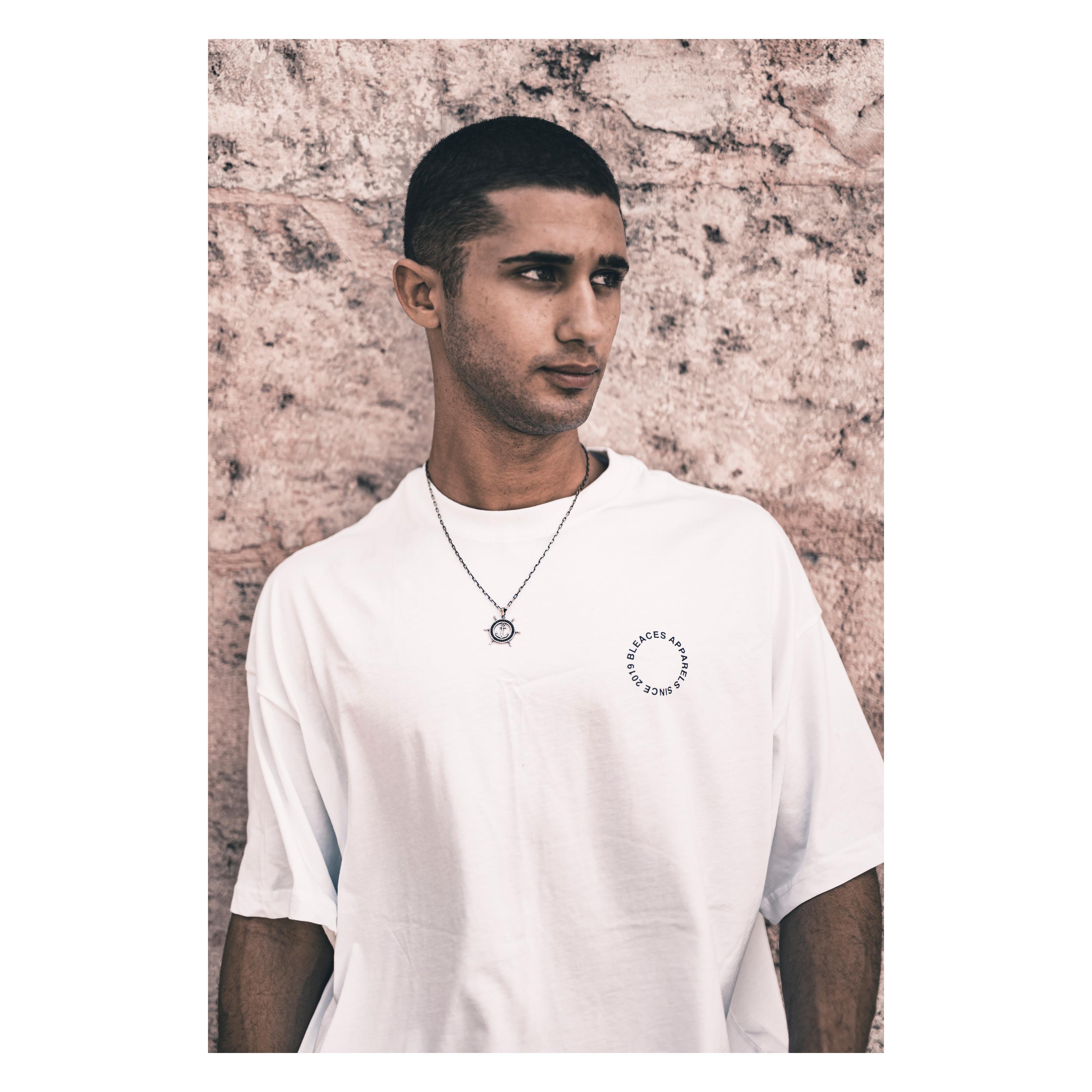 Серебряное колье ручной работы с якорем и рулем из черного циркона 55cm серебряный