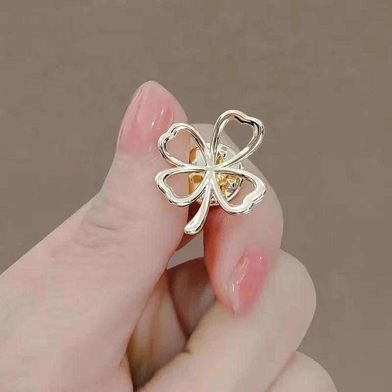 High Grade Pearl Brooch, Invisible Anti Slip Buckle, And Concealed Buckle To Fix The Collar Of Clothes
High Grade Pearl Brooch, Invisible Anti Slip Buckle, And Concealed Buckle To Fix The Collar Of Clothes