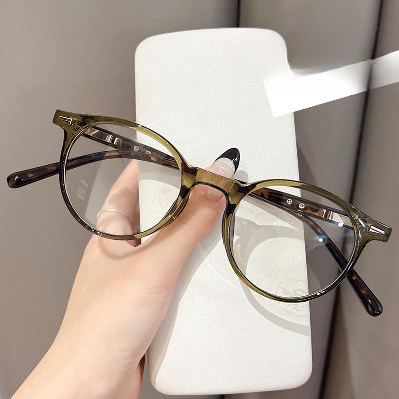 Сверхлегкие простые очки в маленькой оправе, женские однотонные универсальные очки с защитой от синего света, мужская мода
Сверхлегкие простые очки в маленькой оправе, женские однотонные универсальные очки с защитой от синего света, мужская мода