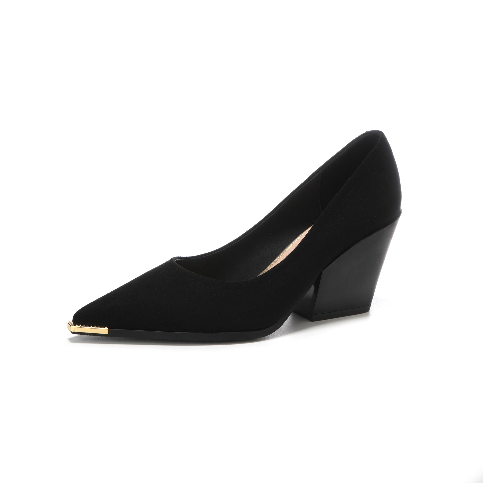 Замшевые танкетки с металлическим носком удобные простые универсальные повседневные туфли на высоком каблуке 39
Замшевые танкетки с металлическим носком удобные простые универсальные повседневные туфли на высоком каблуке 39