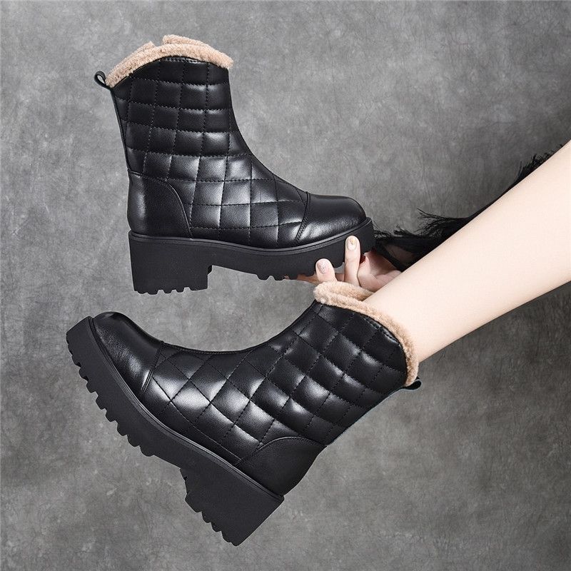 Coarse Heel Snow Boots Women s Soft Leather Korean Version Fleece Short Boots Women s Low Heel Medium Boots Winter Thickened Boots Wool Boots 40 чёрный
Coarse Heel Snow Boots Women s Soft Leather Korean Version Fleece Short Boots Women s Low Heel Medium Boots Winter Thickened Boots Wool Boots 40 чёрный