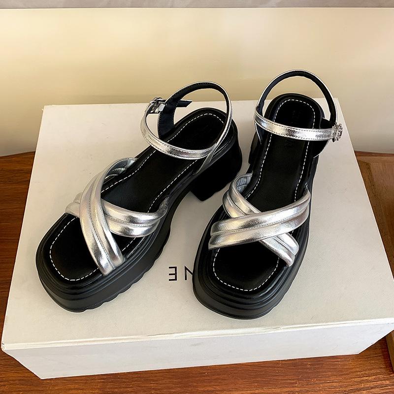 Summer open-toed platform sandals women s fashion casual women s shoes with thin straps fairy temperament one-word buckle straps thick heels women s 33 срібний
Summer open-toed platform sandals women s fashion casual women s shoes with thin straps fairy temperament one-word buckle straps thick heels women s 33 срібний