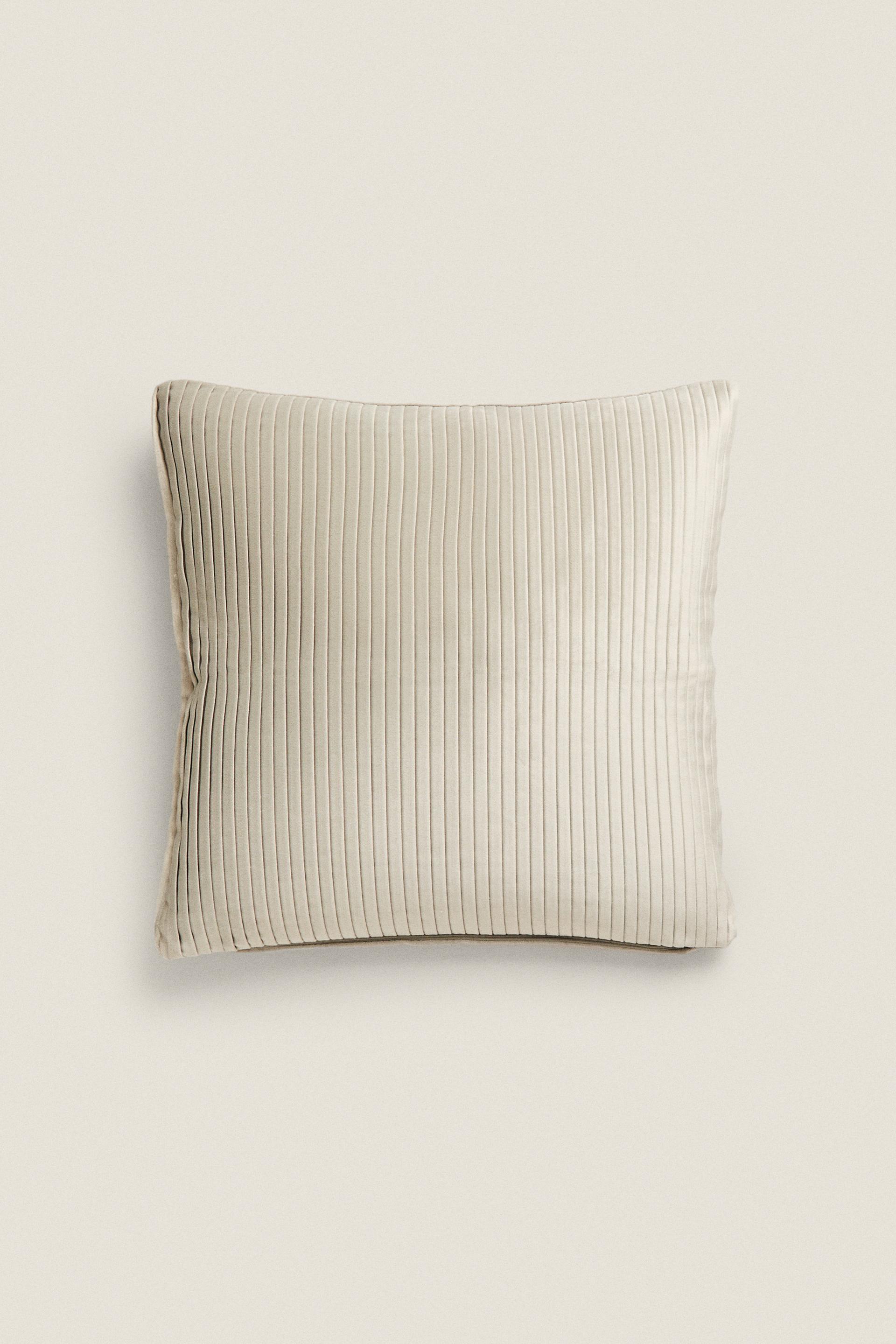 БАРХАТНЫЙ ЧЕХОЛ НА ПОДУШКУ
БАРХАТНЫЙ ЧЕХОЛ НА ПОДУШКУ