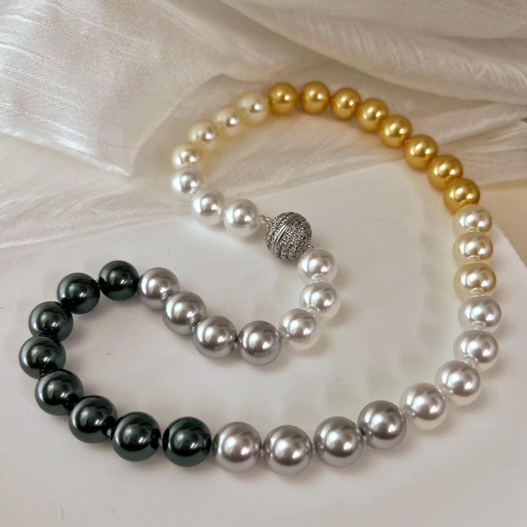 Guofeng Shijia Suction Buckle Splicing Pearl Necklace Maillard Wind Gradual Change Color Advanced Sense Collarbone Chain Autumn And Winter
Guofeng Shijia Suction Buckle Splicing Pearl Necklace Maillard Wind Gradual Change Color Advanced Sense Collarbone Chain Autumn And Winter