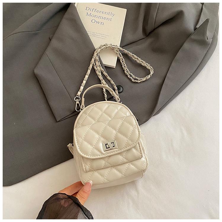 2025 new diamond embroidery thread niche design women s backpack versatile popular chain small backpack simple small schoolbag белый
2025 new diamond embroidery thread niche design women s backpack versatile popular chain small backpack simple small schoolbag белый