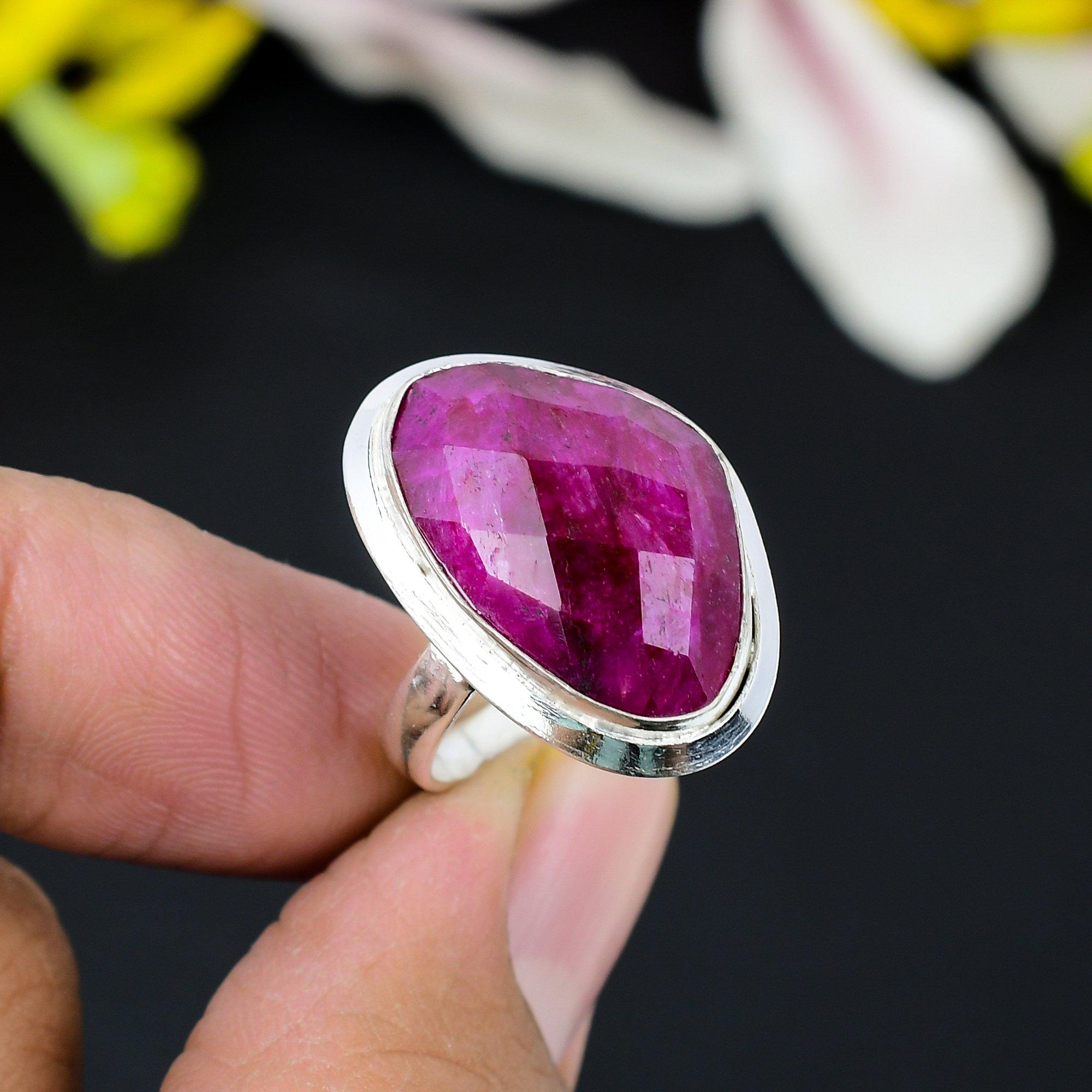 Red Jade Gemstone Handmade 925 Sterling Silver Jewelry Ring Size 5 KG-339
Red Jade Gemstone Handmade 925 Sterling Silver Jewelry Ring Size 5 KG-339
