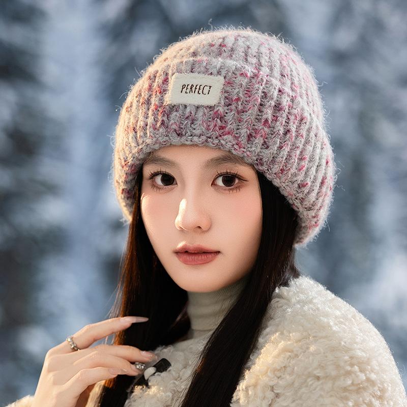 Модная простая шапка из утолщенной шерсти конфетного цвета для женщин на осень и зиму, универсальная, ветрозащитная и теплая, с защитой ушей, повседневная шапка-бини One Size
Модная простая шапка из утолщенной шерсти конфетного цвета для женщин на осень и зиму, универсальная, ветрозащитная и теплая, с защитой ушей, повседневная шапка-бини One Size