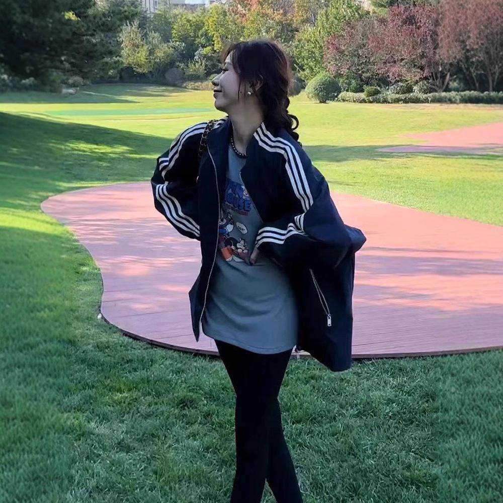 Women’s Loose Slimming Stand-Collar Baseball Jacket - Petite Casual Short Coat for Spring/Autumn 2025. Large
Women’s Loose Slimming Stand-Collar Baseball Jacket - Petite Casual Short Coat for Spring/Autumn 2025. Large