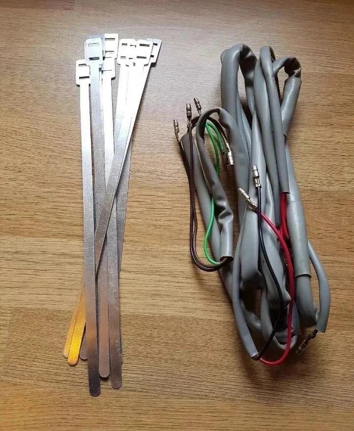20 x LAMBRETTA GP 12 VOLT ELECTRONIC WIRING LOOM AND CABLE TIES
20 x LAMBRETTA GP 12 VOLT ELECTRONIC WIRING LOOM AND CABLE TIES