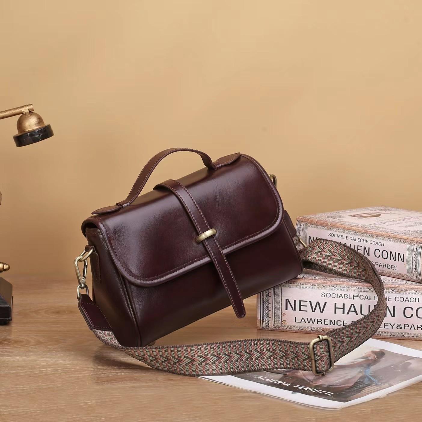 Vintage Women s Bag Cowhide Shoulder Bag Genuine Leather Women Crossbody Bags Luxury Female Handbags
Vintage Women s Bag Cowhide Shoulder Bag Genuine Leather Women Crossbody Bags Luxury Female Handbags