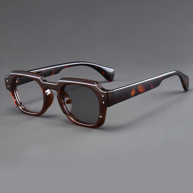 2503 Smart Color-Changing Men s Presbyopic Glasses, Japanese-Korean Style, Large Frame with High-Definition Photochromic Gray Lenses Non-prescription Blue Light Blocking Glasses
2503 Smart Color-Changing Men s Presbyopic Glasses, Japanese-Korean Style, Large Frame with High-Definition Photochromic Gray Lenses Non-prescription Blue Light Blocking Glasses