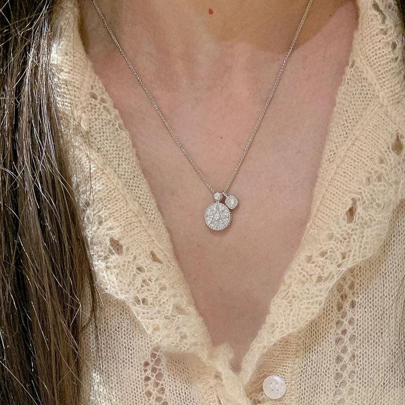Zircon round star pendant necklace 2025 fashion collarbone chain niche high-end versatile jewelry
Zircon round star pendant necklace 2025 fashion collarbone chain niche high-end versatile jewelry