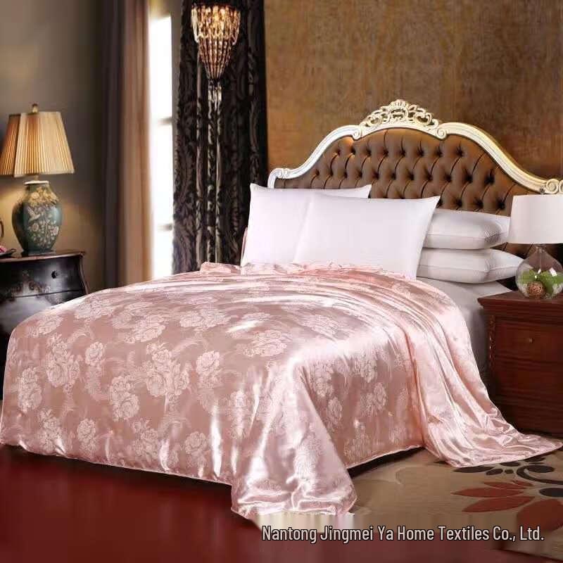 Jingmeiya Winter Silk Jacquard Quilt
Jingmeiya Winter Silk Jacquard Quilt