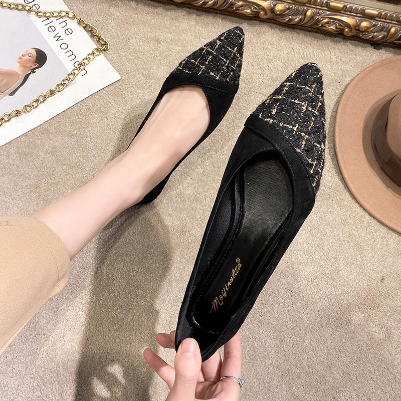 New pointed single shoes women s shallow mouth flat bottom laden shoes versatile large size 41-43 33 абрикосовий
New pointed single shoes women s shallow mouth flat bottom laden shoes versatile large size 41-43 33 абрикосовий