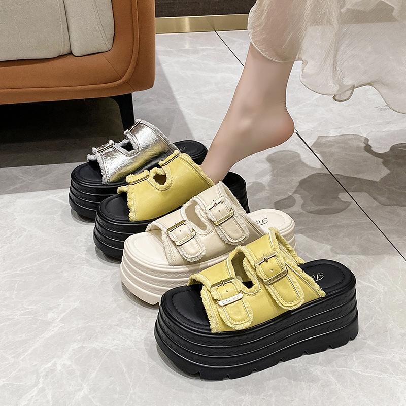 Niche retro fringed one-word slippers summer wear fashion belt buckle casual thick-bottomed beach cool slippers 34
Niche retro fringed one-word slippers summer wear fashion belt buckle casual thick-bottomed beach cool slippers 34