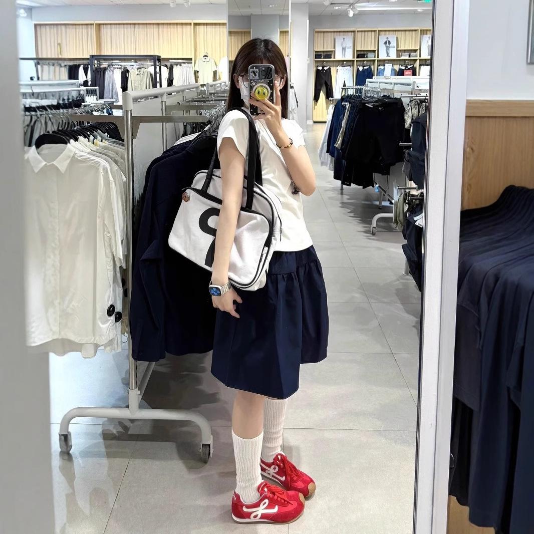 Navy Blue Preppy A-Line Midi Skirt, Elastic Waist, Knee-Length, Small Size, Women s 2025 Spring/Summer Collection. L Premium
Navy Blue Preppy A-Line Midi Skirt, Elastic Waist, Knee-Length, Small Size, Women s 2025 Spring/Summer Collection. L Premium