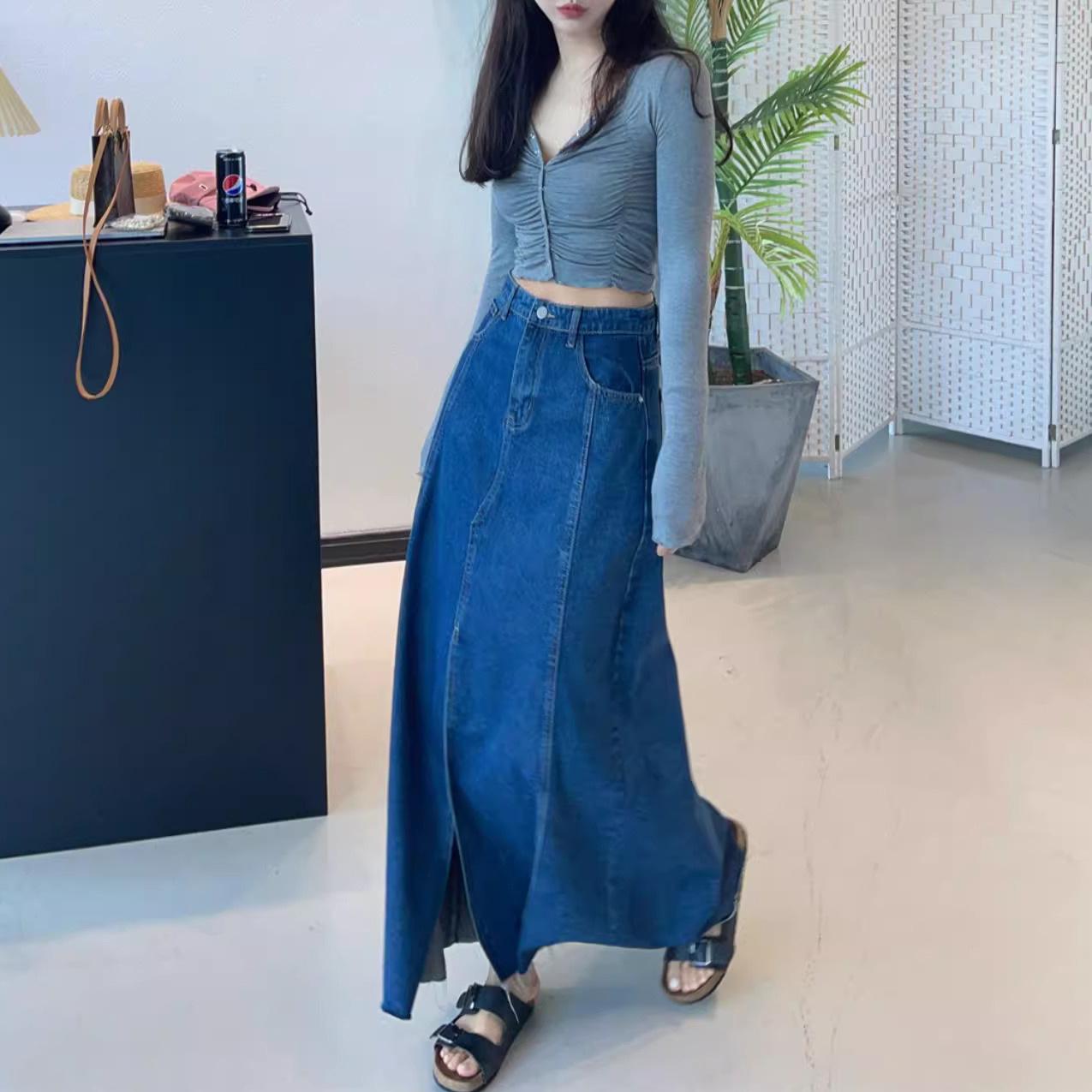 Женская джинсовая юбка А-силуэта: Естественная линия талии, Большой размер, Универсальная мода Весна 2025 с трендовым разрезом. S темно-синий
Женская джинсовая юбка А-силуэта: Естественная линия талии, Большой размер, Универсальная мода Весна 2025 с трендовым разрезом. S темно-синий