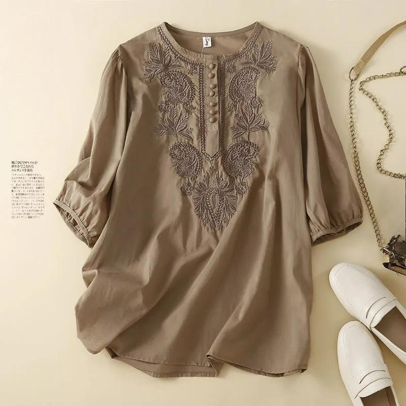 Short-sleeved Summer Literary Retro Loose Design Embroidered Round Neck Thin Cotton and Linen Ladies Top 2XL хакі
Short-sleeved Summer Literary Retro Loose Design Embroidered Round Neck Thin Cotton and Linen Ladies Top 2XL хакі