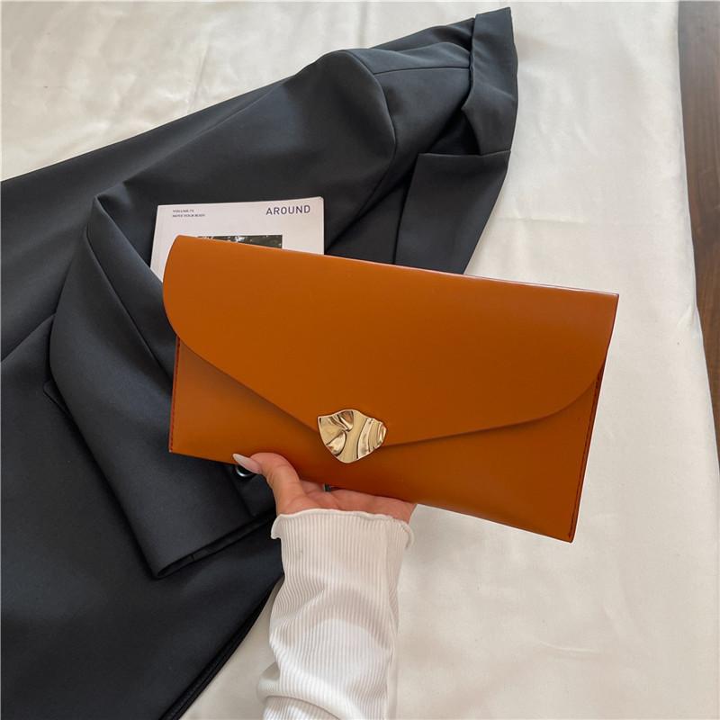 Иностранный стиль тренд новая сумка-конверт большая вместимость 2025 осень кэжуал мода простой корейская версия иностранный стиль ручная сумка коричневый
Иностранный стиль тренд новая сумка-конверт большая вместимость 2025 осень кэжуал мода простой корейская версия иностранный стиль ручная сумка коричневый