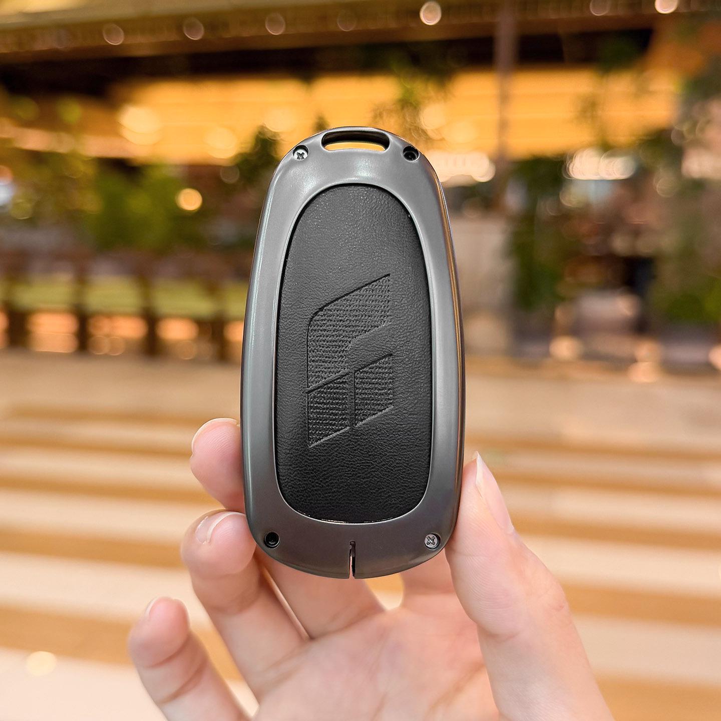 Luxury Car Key Case for L7/L8/L9 Max/L6 - Protective Men s High-End Shell with Buckle
Luxury Car Key Case for L7/L8/L9 Max/L6 - Protective Men s High-End Shell with Buckle