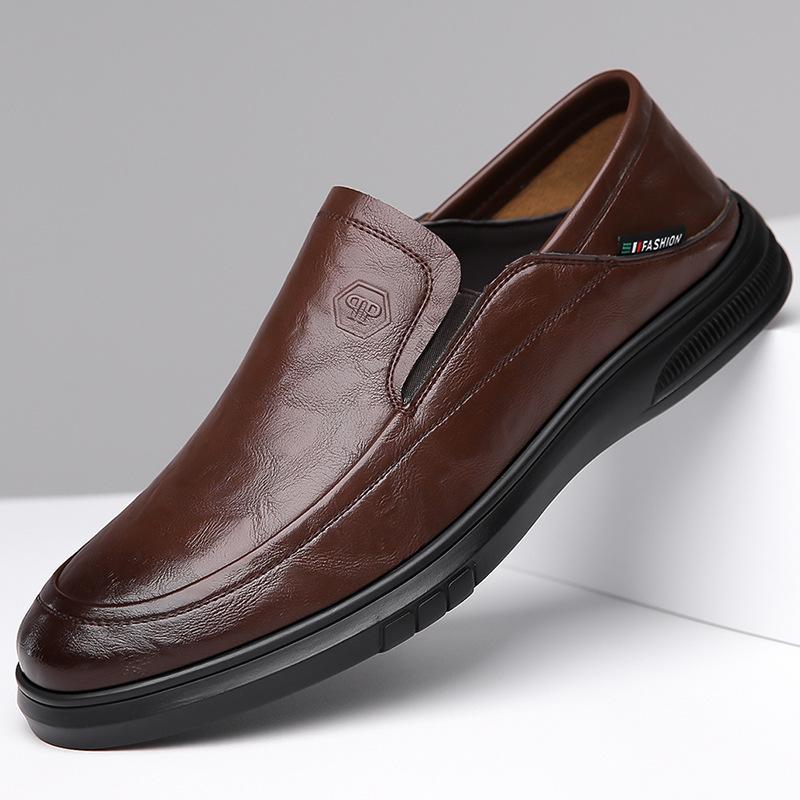 Summer leather shoes men s casual breathable soft sole one pedal cover lazy shoes 2025 38
Summer leather shoes men s casual breathable soft sole one pedal cover lazy shoes 2025 38