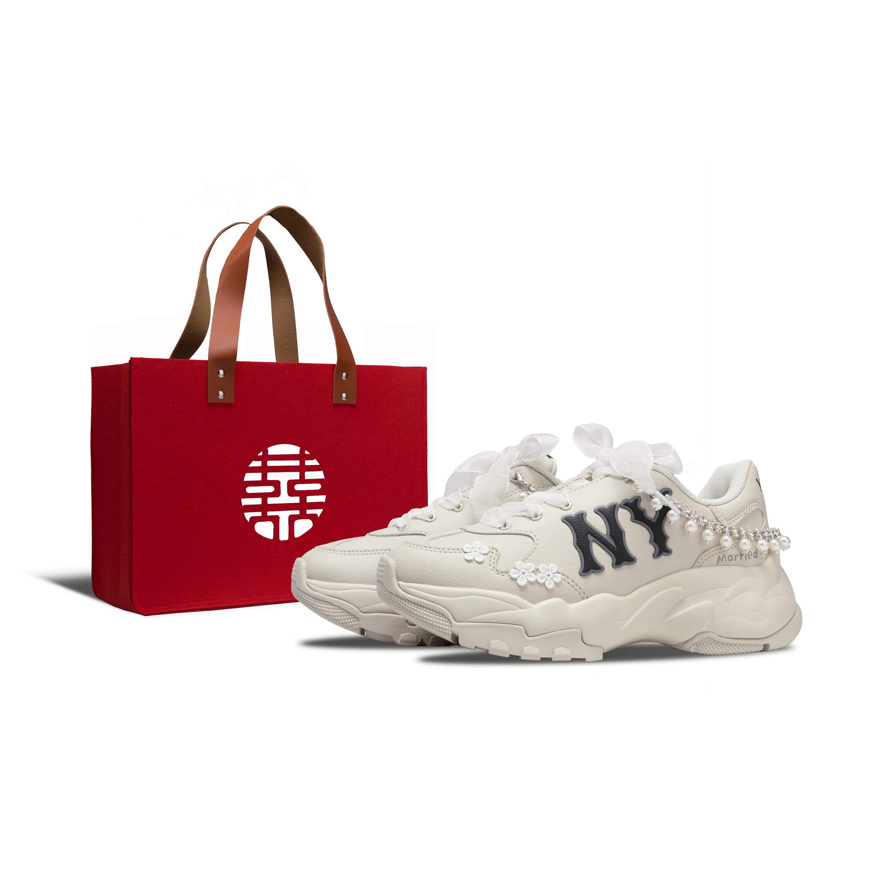 MLB Big Ball Chunky Floral Box Slip Resistant Abrasion Resistant Low top Chunky Sneakers Women s White 3ASHC015N-50IVS(Team1001-) 37.5
MLB Big Ball Chunky Floral Box Slip Resistant Abrasion Resistant Low top Chunky Sneakers Women s White 3ASHC015N-50IVS(Team1001-) 37.5