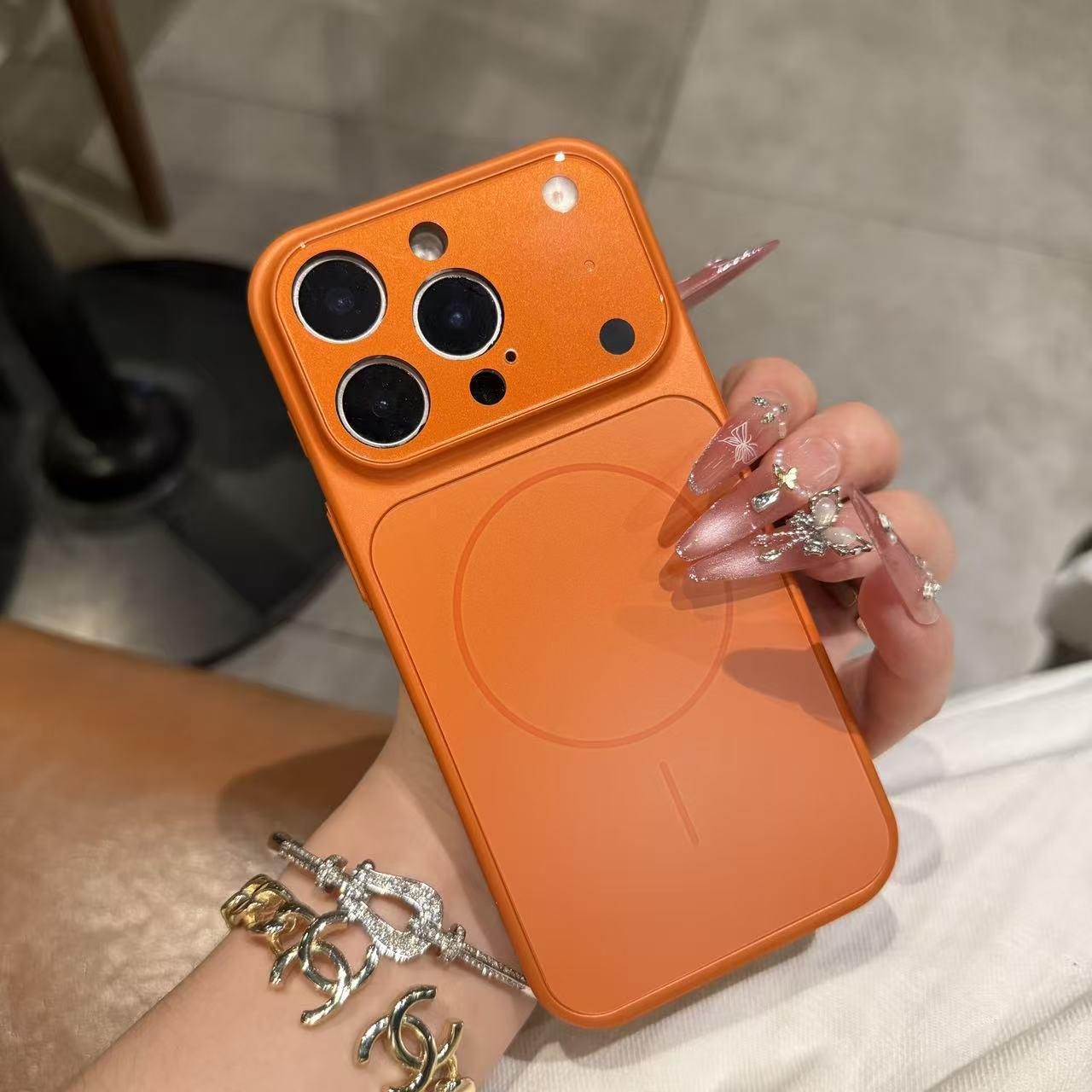Transforms into 17 large windows, compatible with Apple iPhone 16 Pro Max and 15 Pro in a magnetic case. 15
Transforms into 17 large windows, compatible with Apple iPhone 16 Pro Max and 15 Pro in a magnetic case. 15