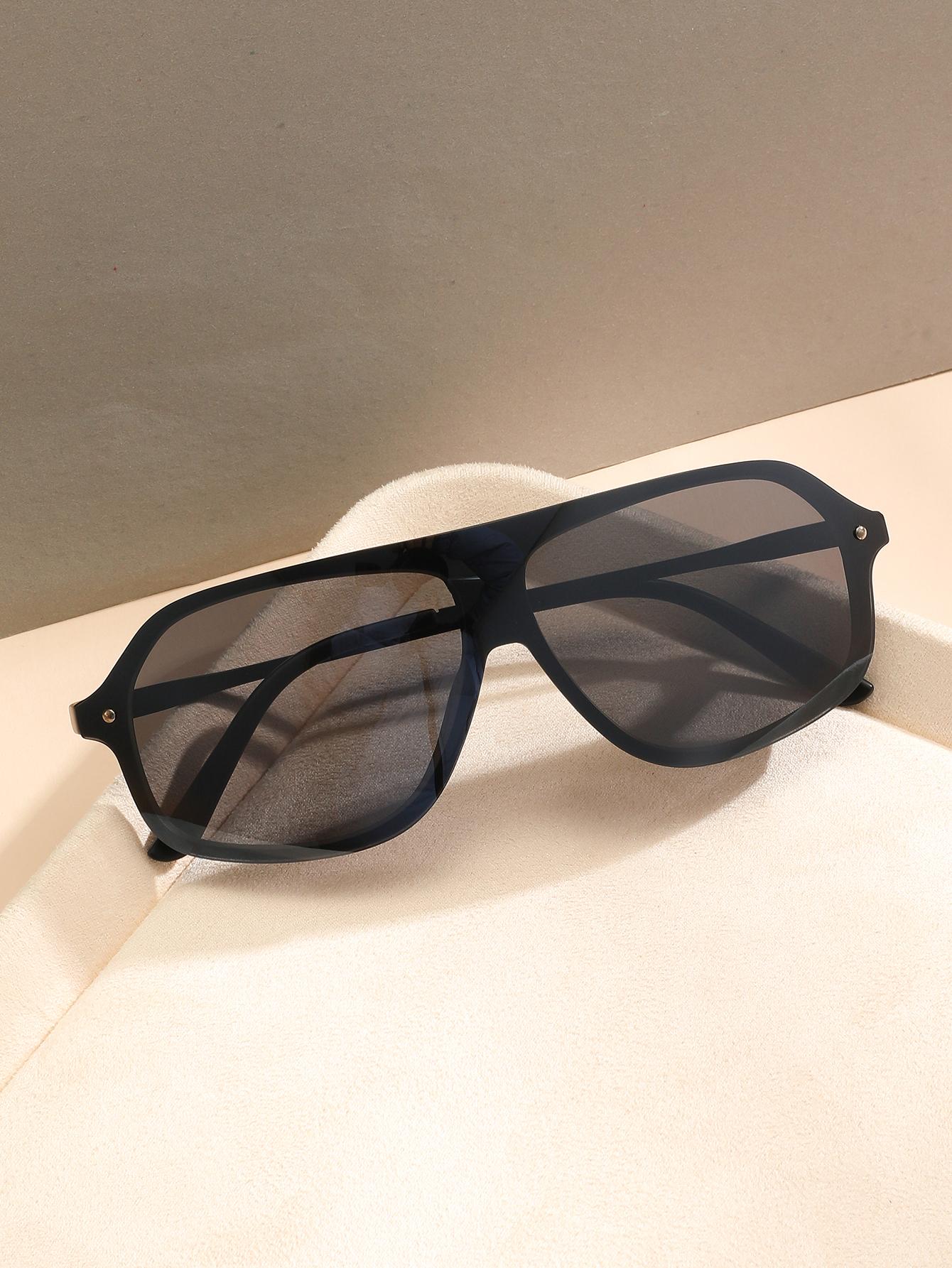 Unisex Simple Solid Color One-Piece Pilot Frame Fashion Glasses Suitable for Daily Wear And Street Photography чёрный
Unisex Simple Solid Color One-Piece Pilot Frame Fashion Glasses Suitable for Daily Wear And Street Photography чёрный