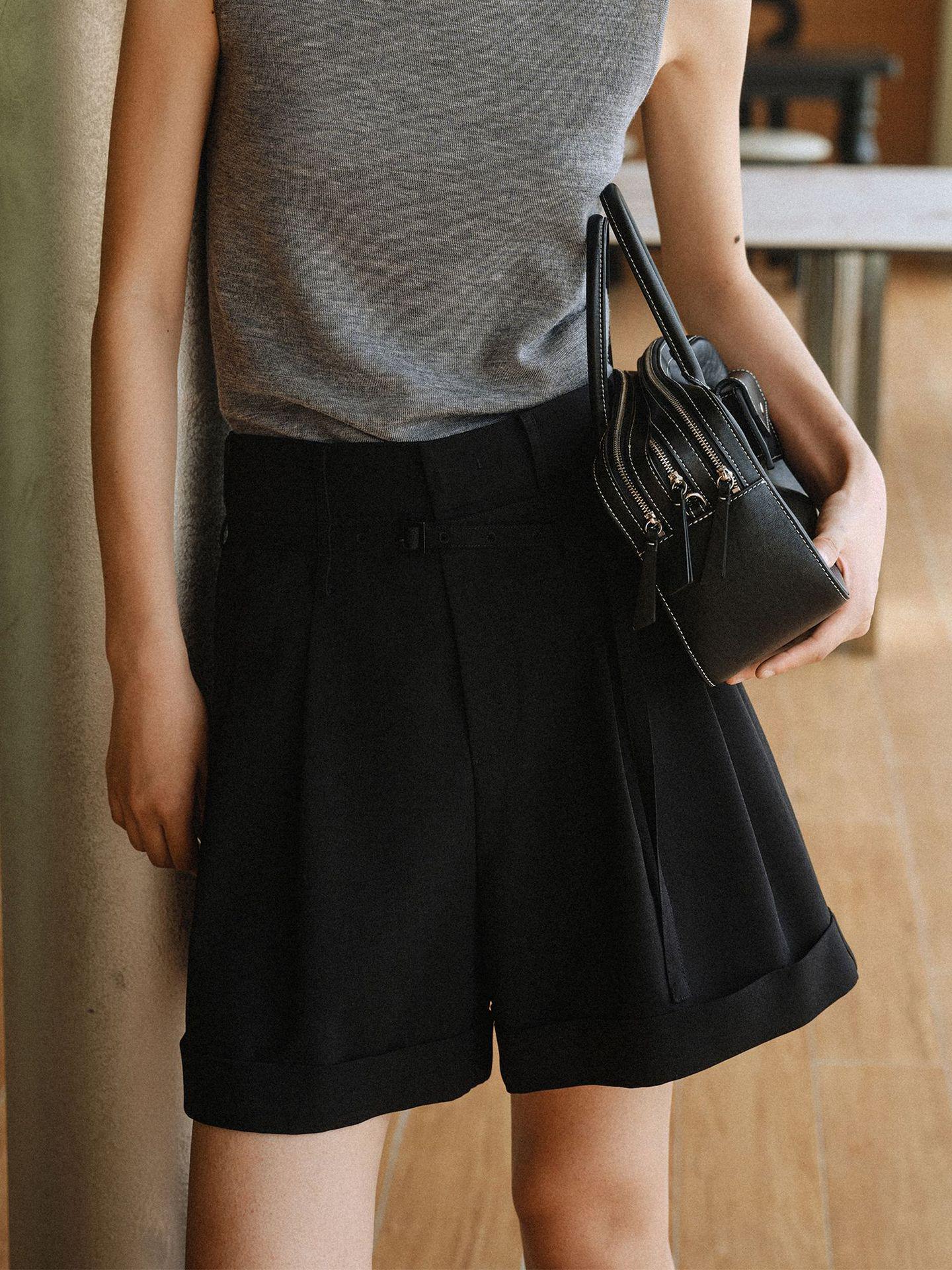 Women s Capri Length High-Waisted A-Line Shorts: Slim-Fitting, Wrinkle-Resistant Suit Fabric, Simple and Versatile Style for Spring Commuting. M чёрный
Women s Capri Length High-Waisted A-Line Shorts: Slim-Fitting, Wrinkle-Resistant Suit Fabric, Simple and Versatile Style for Spring Commuting. M чёрный