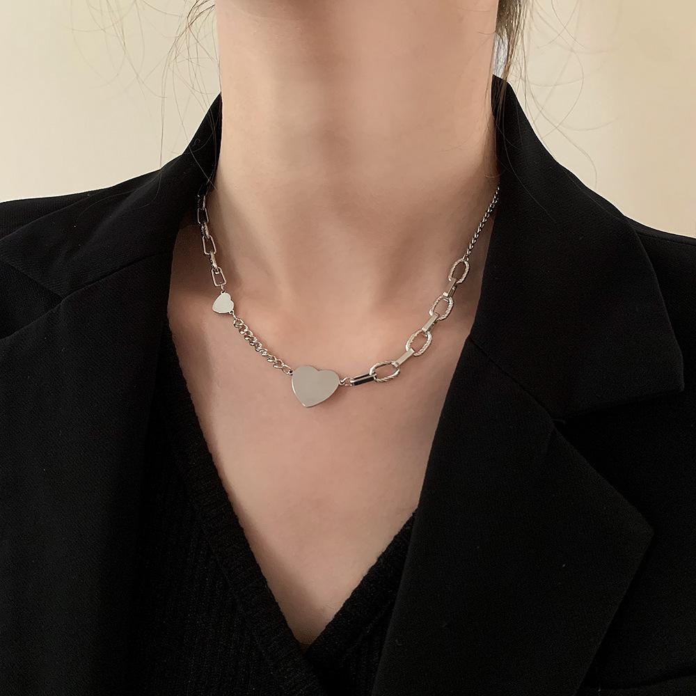 Hip Hop Metal Heart Splicing Choker Necklaces for Women Men Spicy Girls Sweet Cool Pendant Necklaces Party Jewelry Accessories
Hip Hop Metal Heart Splicing Choker Necklaces for Women Men Spicy Girls Sweet Cool Pendant Necklaces Party Jewelry Accessories
