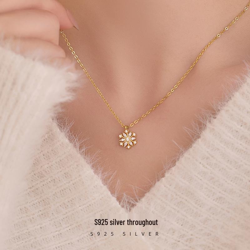 Banyan Tree S925 Silver Snowflake Pendant Necklace – Elegant, Cold Style, Autumn/Winter Clavicle Chain for Women S925 Silver
Banyan Tree S925 Silver Snowflake Pendant Necklace – Elegant, Cold Style, Autumn/Winter Clavicle Chain for Women S925 Silver