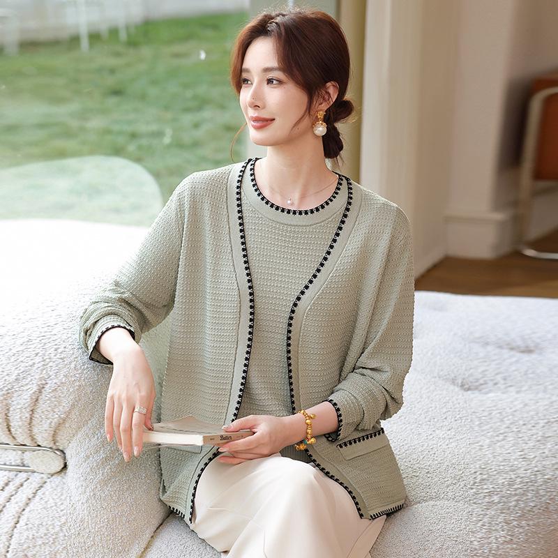 Chic Spring Knitwear Set for Moms: Fashionable Two-Piece Base Layer & Outerwear for Middle-Aged and Elderly Women 2XL (120-135 jin)
Chic Spring Knitwear Set for Moms: Fashionable Two-Piece Base Layer & Outerwear for Middle-Aged and Elderly Women 2XL (120-135 jin)