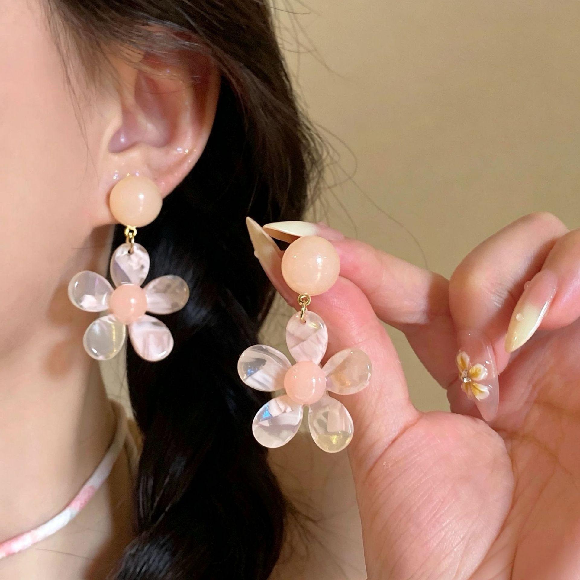 Gradual change color dopamine flower earrings women s seaside vacation style high-end earrings sweet fashion versatile earrings
Gradual change color dopamine flower earrings women s seaside vacation style high-end earrings sweet fashion versatile earrings