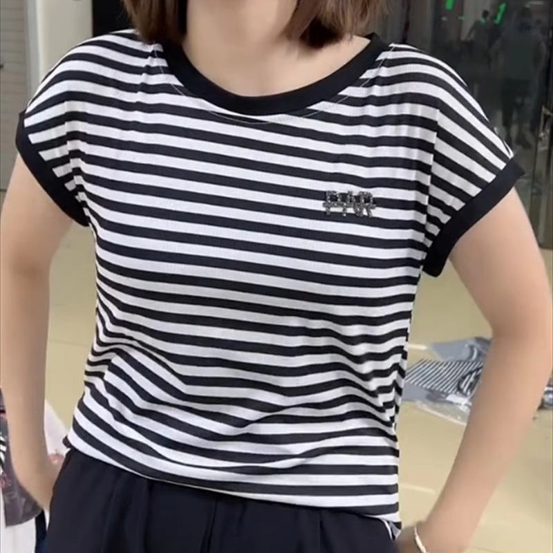Summer crew neck striped short-sleeved casual style daily breathable T-shirt small pullover contrasting color knitted sweater women 4XL червоний
Summer crew neck striped short-sleeved casual style daily breathable T-shirt small pullover contrasting color knitted sweater women 4XL червоний
