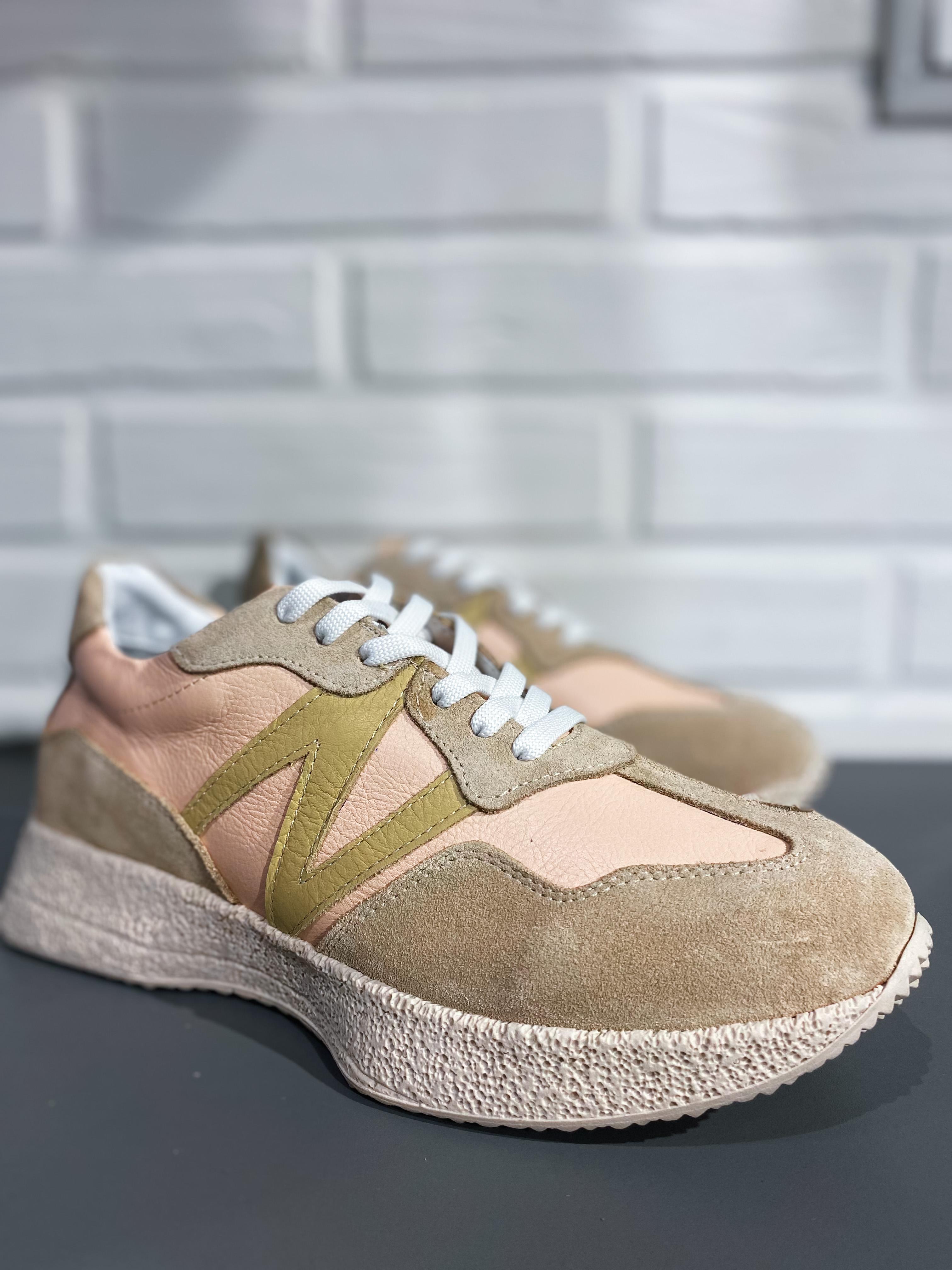 Кросівки жіночі Altura 750 36 Бежевий шкіра/замша 39
Кросівки жіночі Altura 750 36 Бежевий шкіра/замша 39