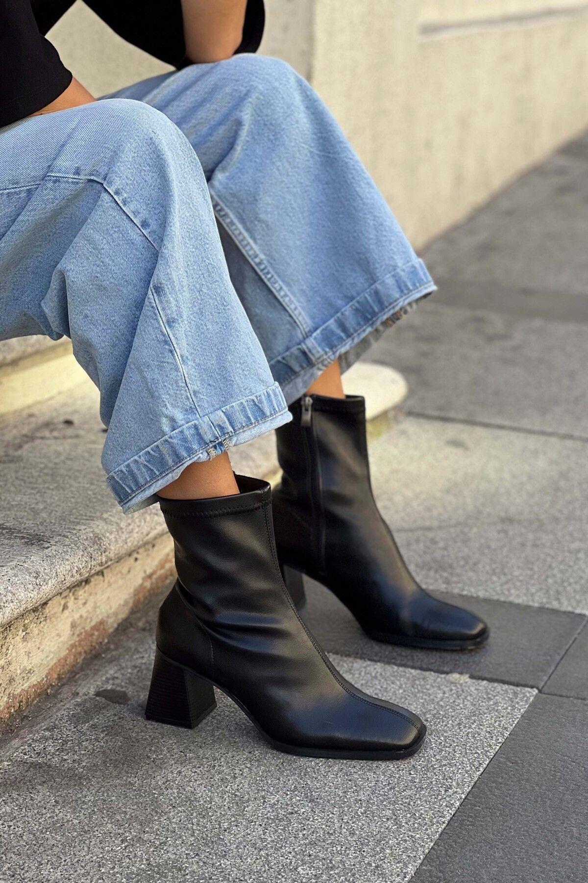 Women Modern Stylish Fashion Sablex Black Matte Zipper Detail Blunt Toe Women s High Heel Boots 37
Women Modern Stylish Fashion Sablex Black Matte Zipper Detail Blunt Toe Women s High Heel Boots 37