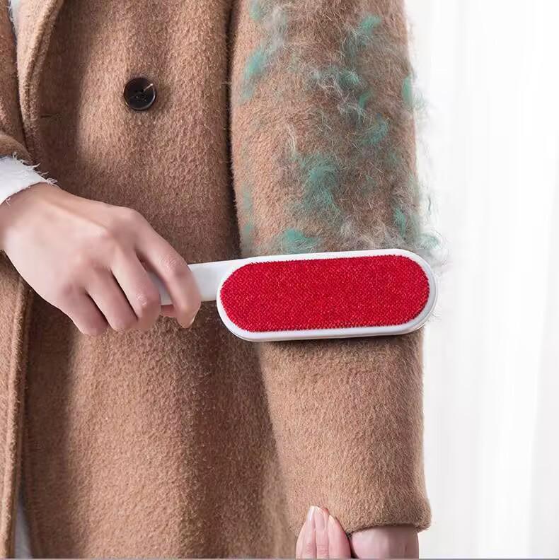 Dual-Sided Lint & Hair Remover Brush for Clothes and Cashmere - Static-Free Dust & Hair Removal
Dual-Sided Lint & Hair Remover Brush for Clothes and Cashmere - Static-Free Dust & Hair Removal