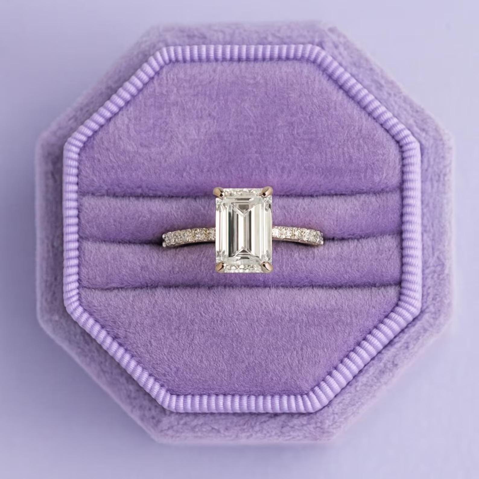 Обручальное кольцо с кубическим цирконием изумрудной огранки 2 карата: Кольцо с паве из кубического циркония, покрытие из желтого золота: Украшения в стиле ар-деко для невесты, свадебный подарок для женщин Q розовый
Обручальное кольцо с кубическим цирконием изумрудной огранки 2 карата: Кольцо с паве из кубического циркония, покрытие из желтого золота: Украшения в стиле ар-деко для невесты, свадебный подарок для женщин Q розовый