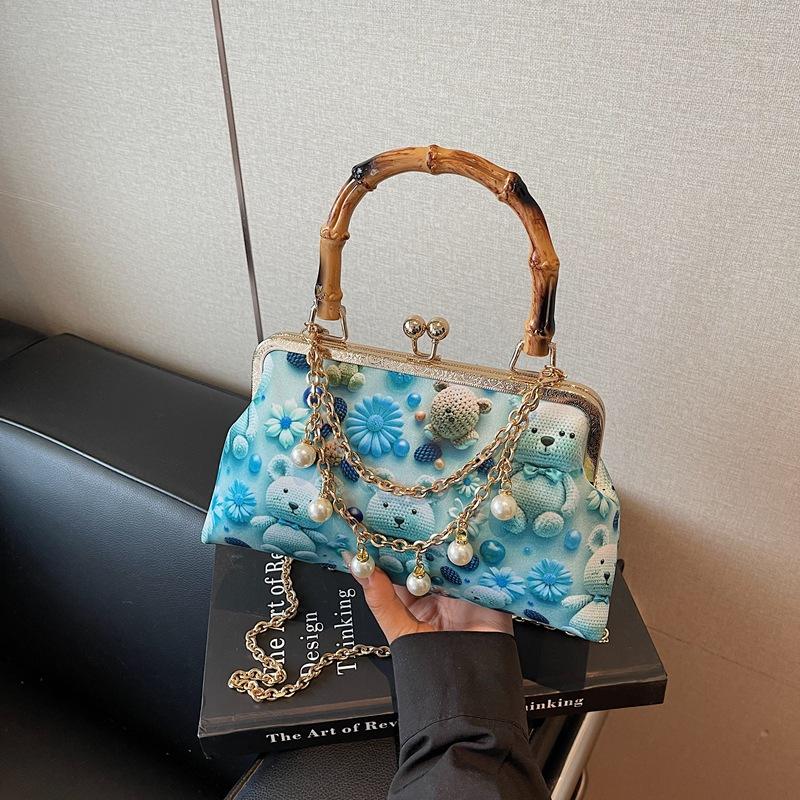 Нишевая дизайнерская сумка женская новая летняя универсальная сумка-мессенджер на цепочке мультяшная портативная золотая сумка синий
Нишевая дизайнерская сумка женская новая летняя универсальная сумка-мессенджер на цепочке мультяшная портативная золотая сумка синий