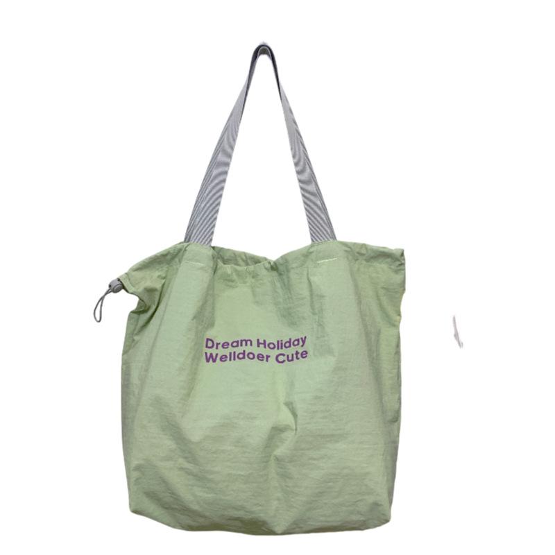 2025 summer new canvas bag lazy wind shoulder commuter women class large capacity Japanese and Korean art canvas bag no pendant зелений
2025 summer new canvas bag lazy wind shoulder commuter women class large capacity Japanese and Korean art canvas bag no pendant зелений